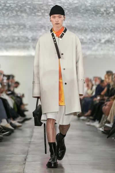 Look 50